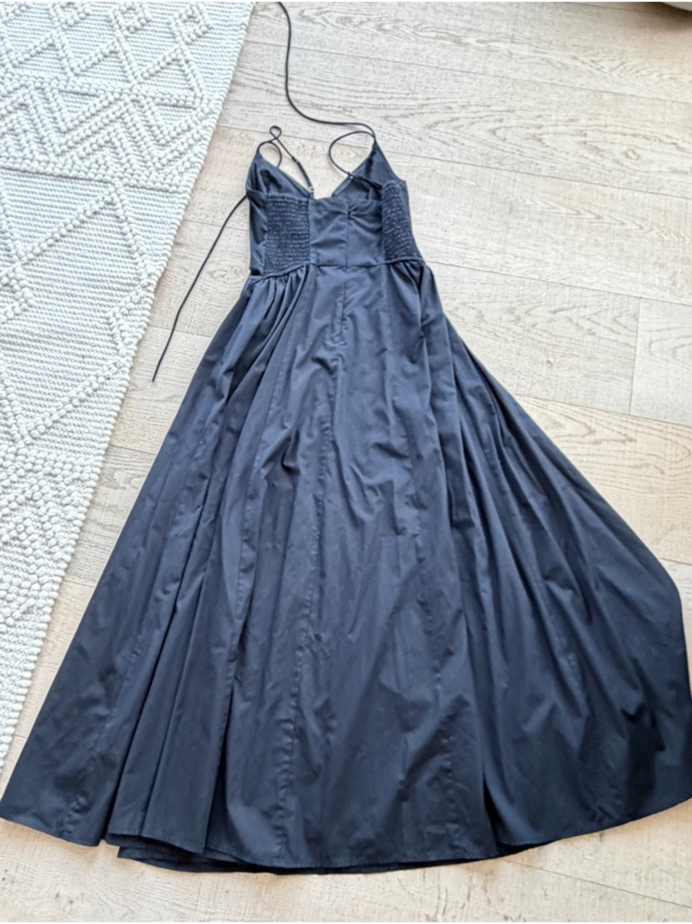 Abercrombie & Fitch Black V-Neck Spaghetti-Strap Dress - Picture 3 of 9